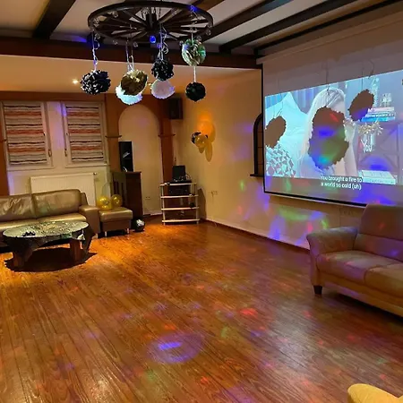 게스트하우스 Neue Linde 알스펠트