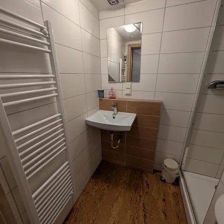 게스트하우스 Neue Linde 알스펠트