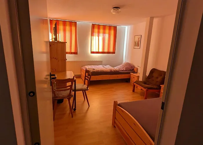 Neue Linde بيت ضيافة